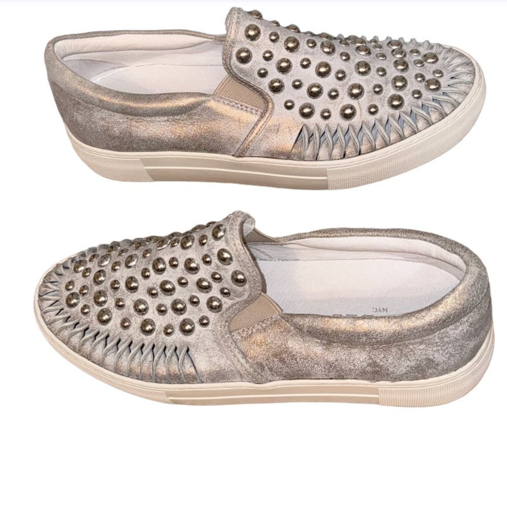 Wrn1x Nyc J Slides Stud Metallic Gold Leather Sne… - image 1